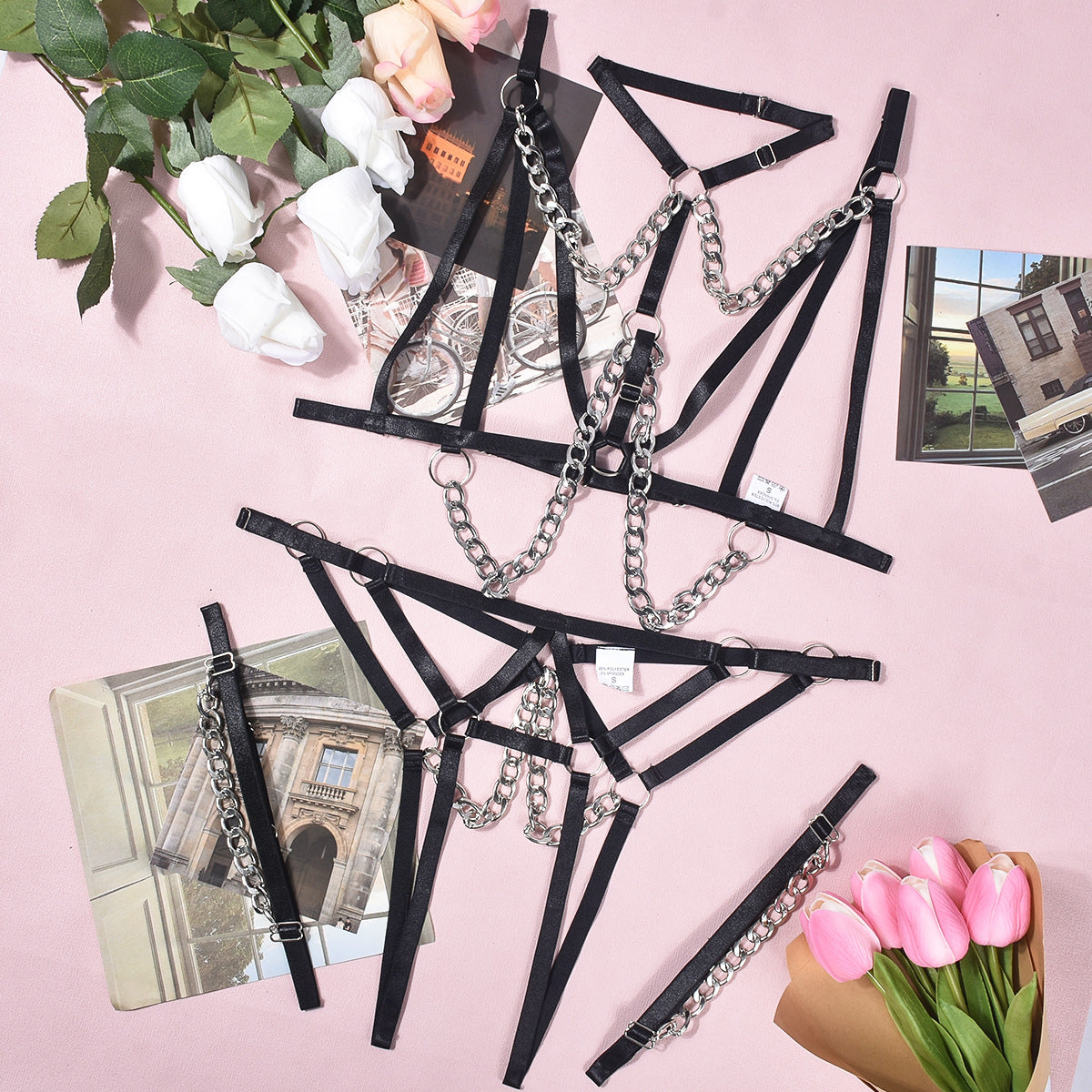 Erotic lingerie, sexy and tempting breast-exposed metal chain three-piece set