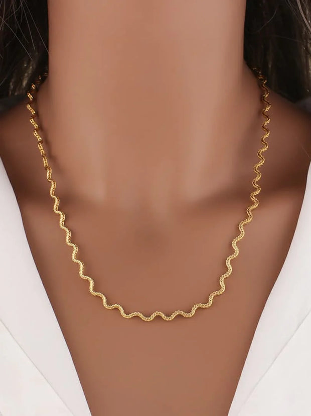 Textured Wave Chain Necklace