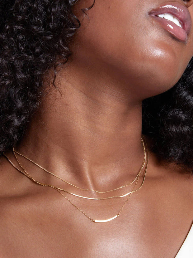 Curved Bar Necklace