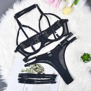 Sexy lingerie hot style sexy exposed breasts complex intertwined gathered heavy industry four-piece leg ring